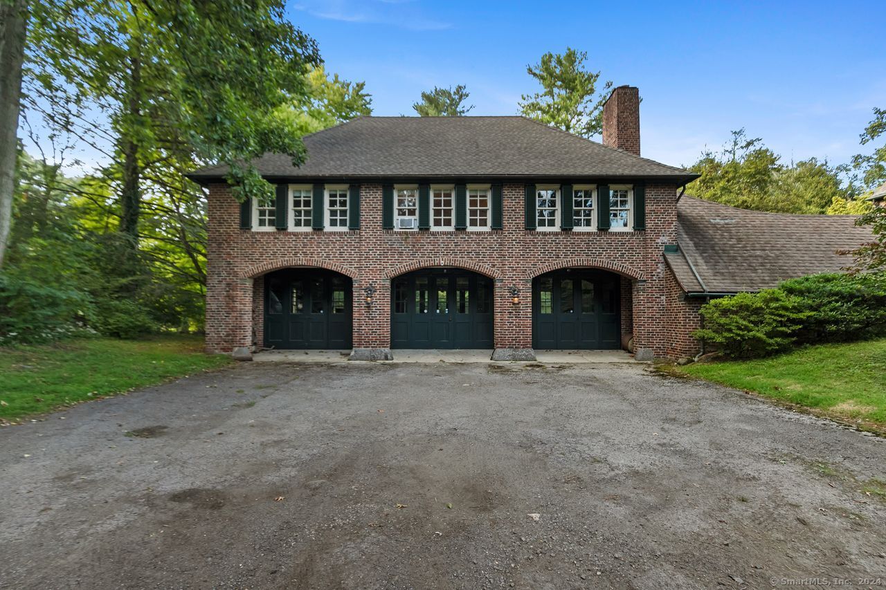 70 Round Hill Road