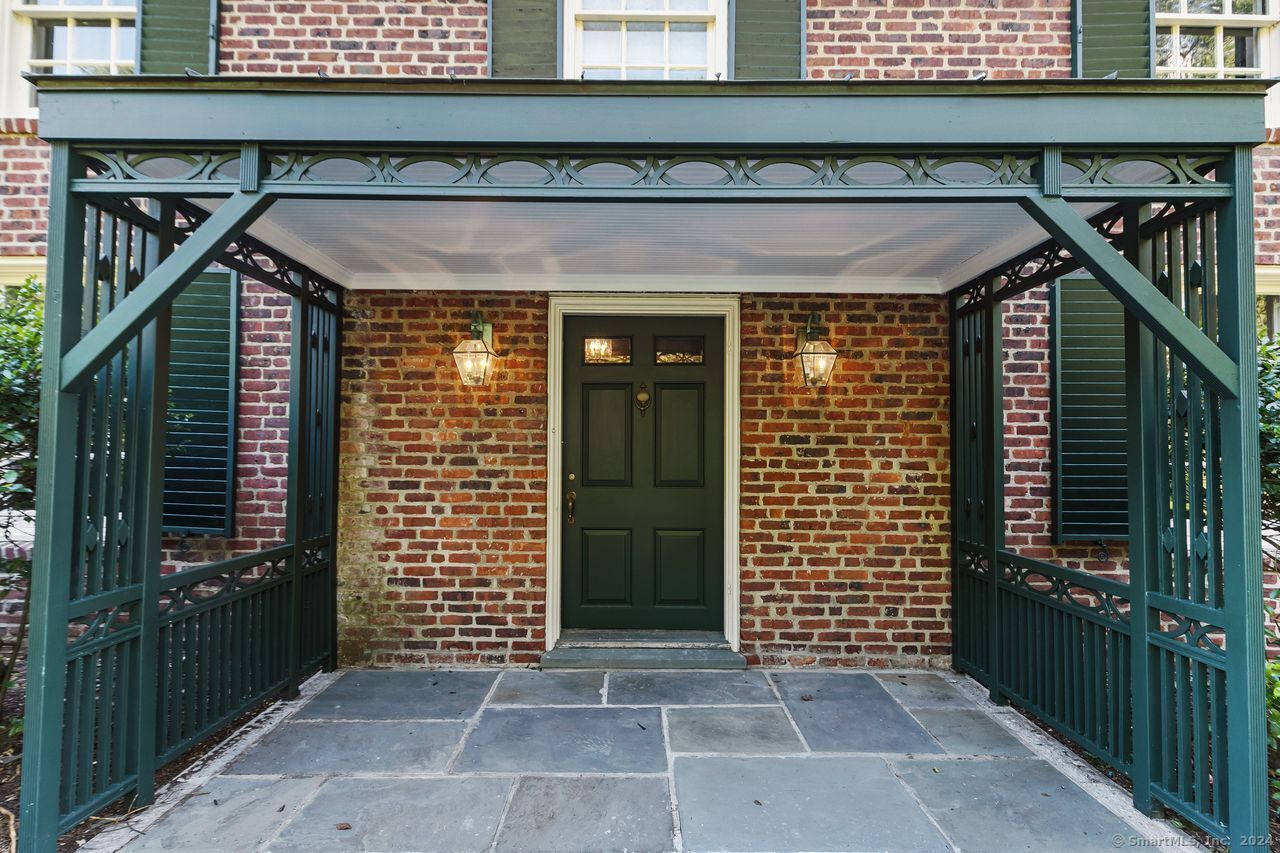 70 Round Hill Road