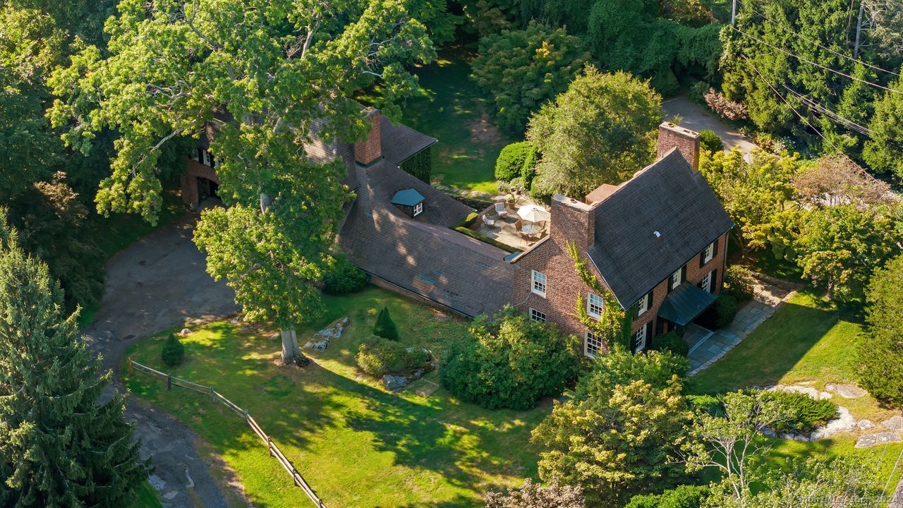 70 Round Hill Road