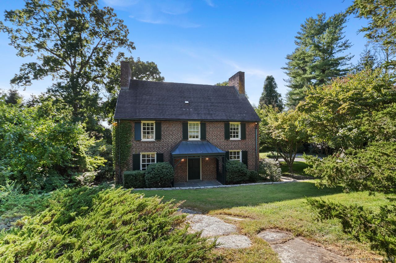 70 Round Hill Road