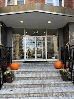 39 Glenbrook Road APT 2F