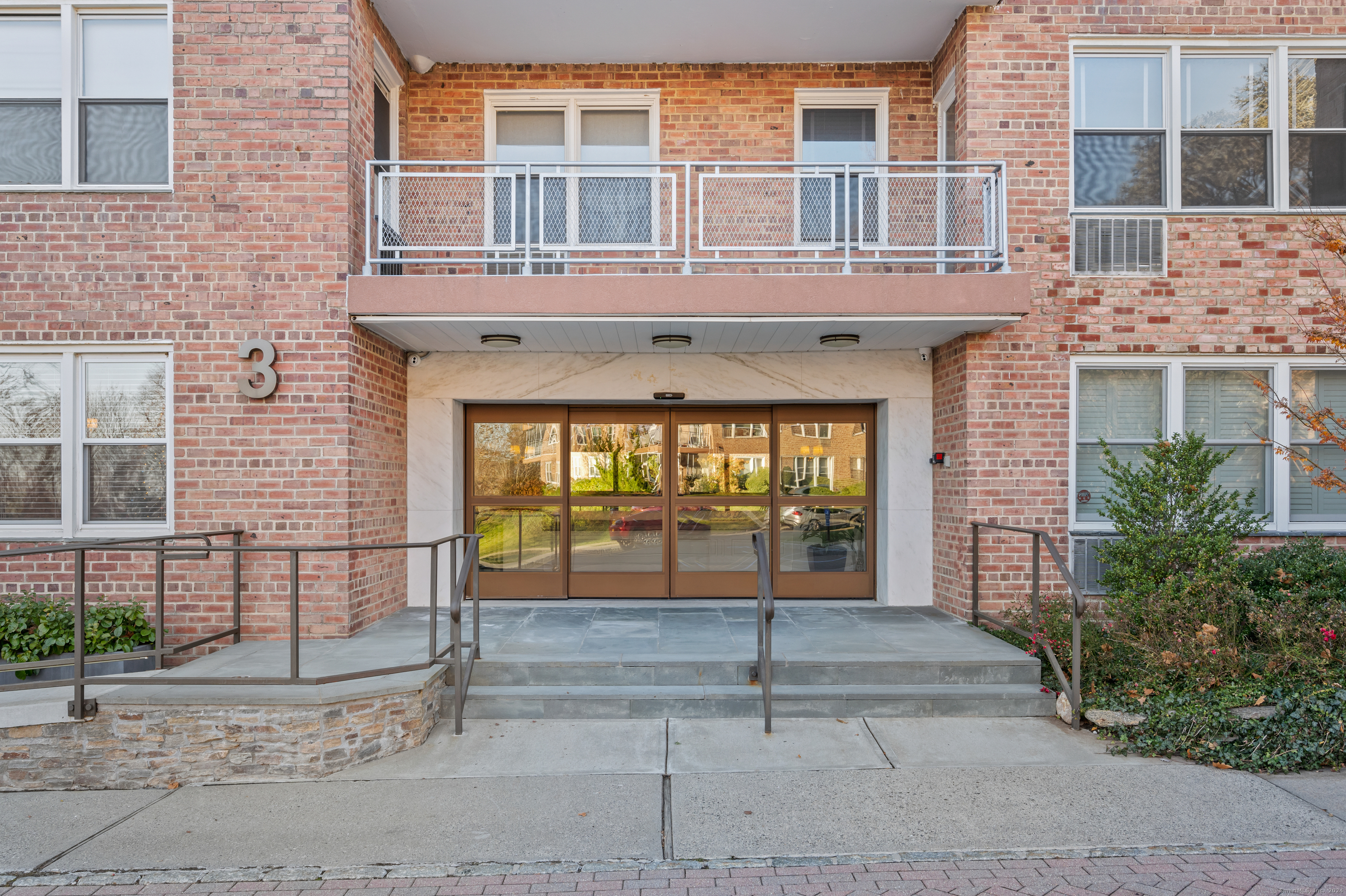 3 Putnam Hill