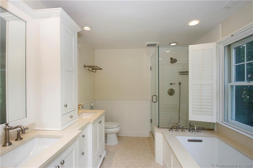 51 Forest Avenue APT 104
