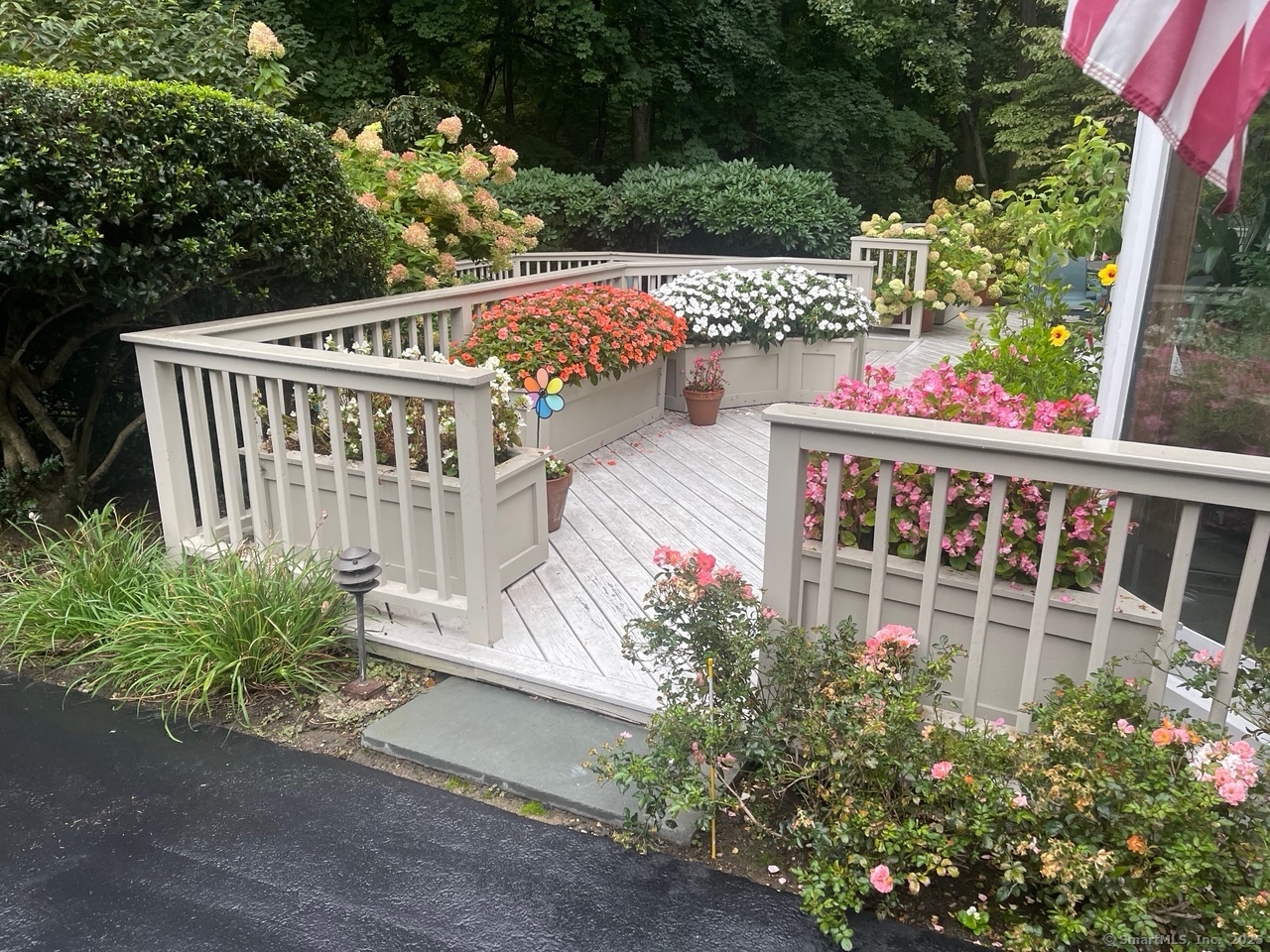 1 Red Oak Lane