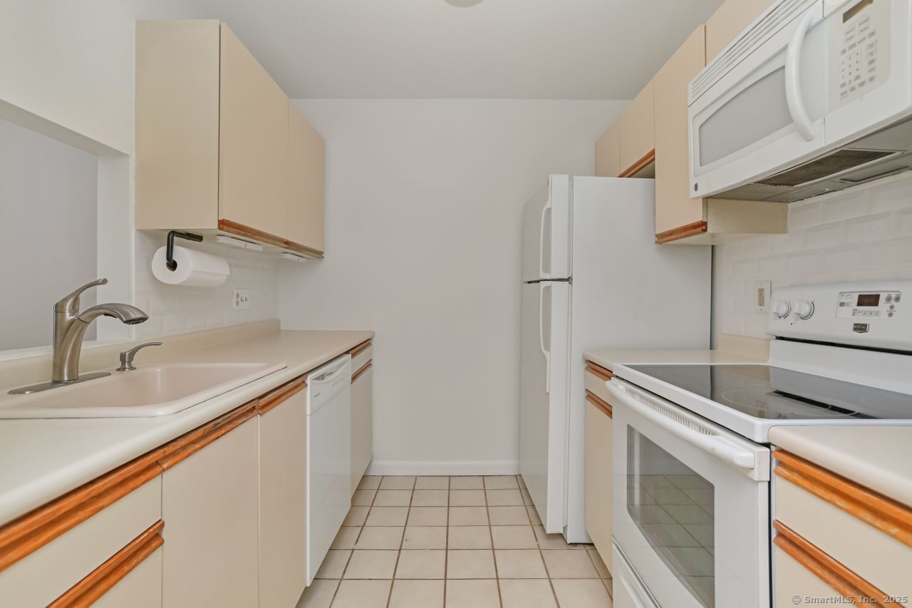 1500 Bedford Street APT 306