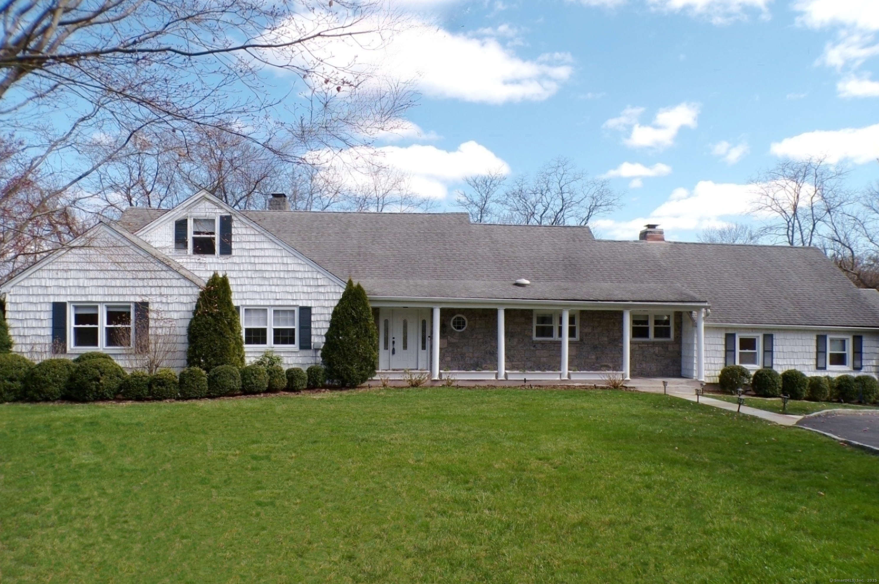 53 Stonehedge Drive South