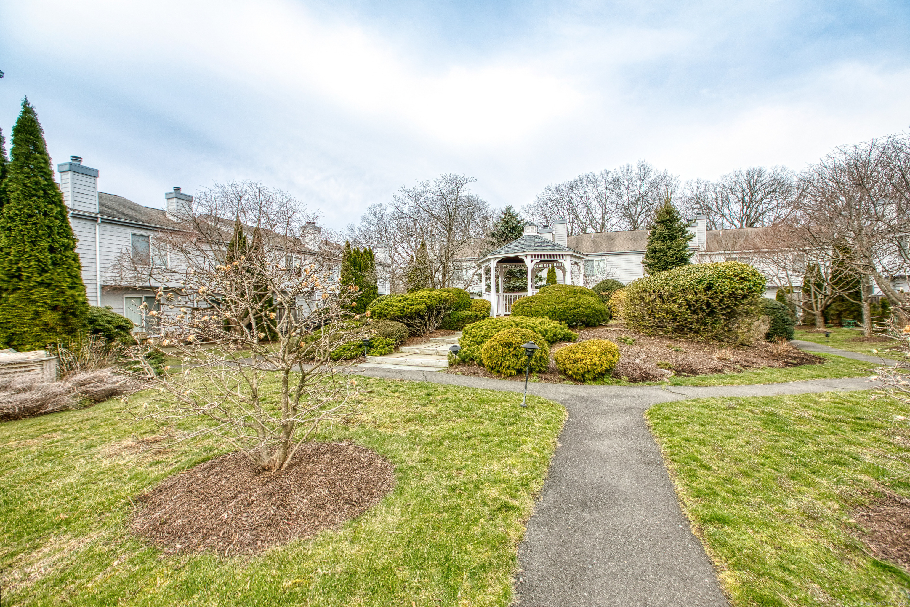 65 Wolfpit Avenue APT 2C