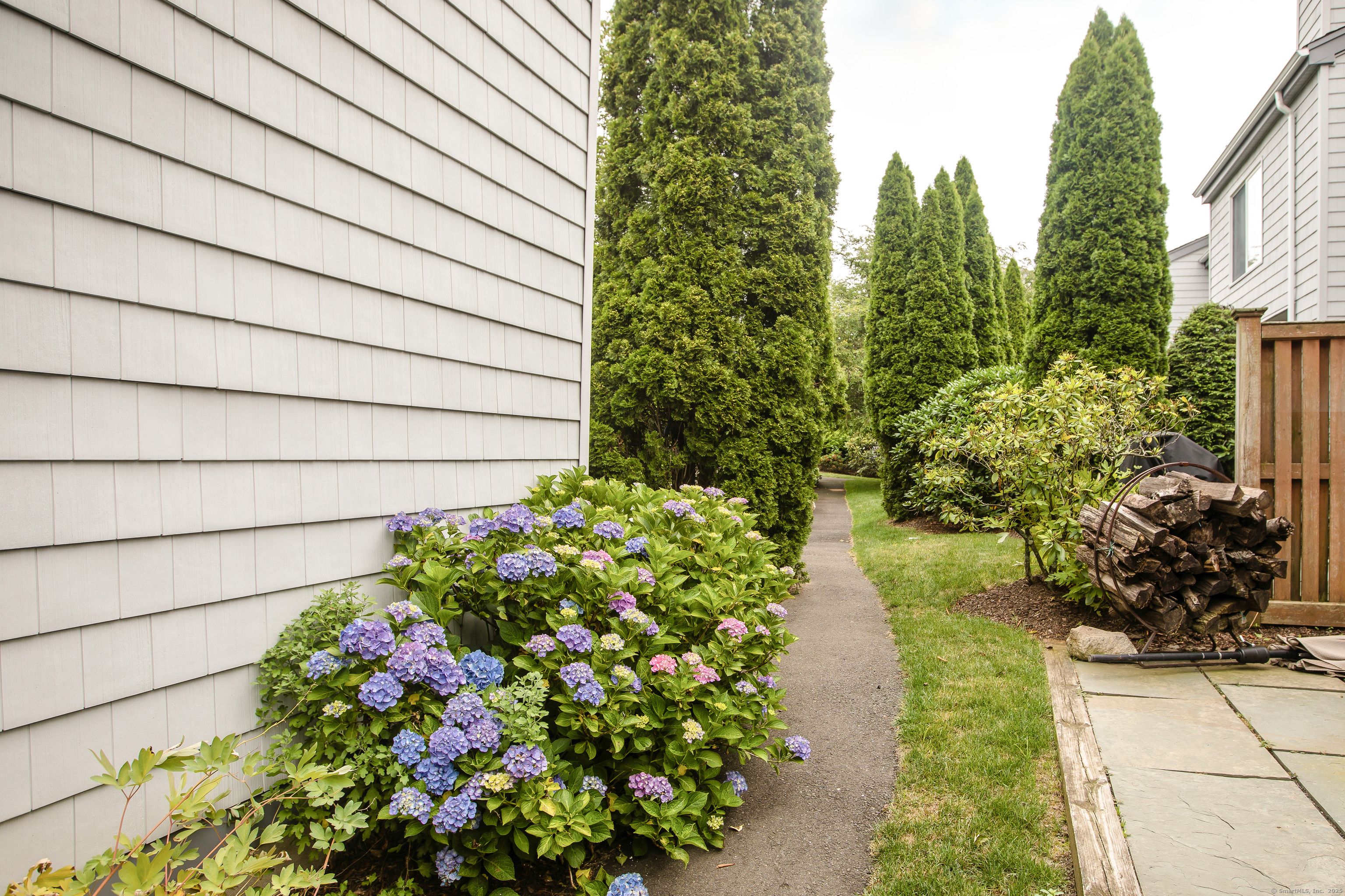 65 Wolfpit Avenue APT 2C