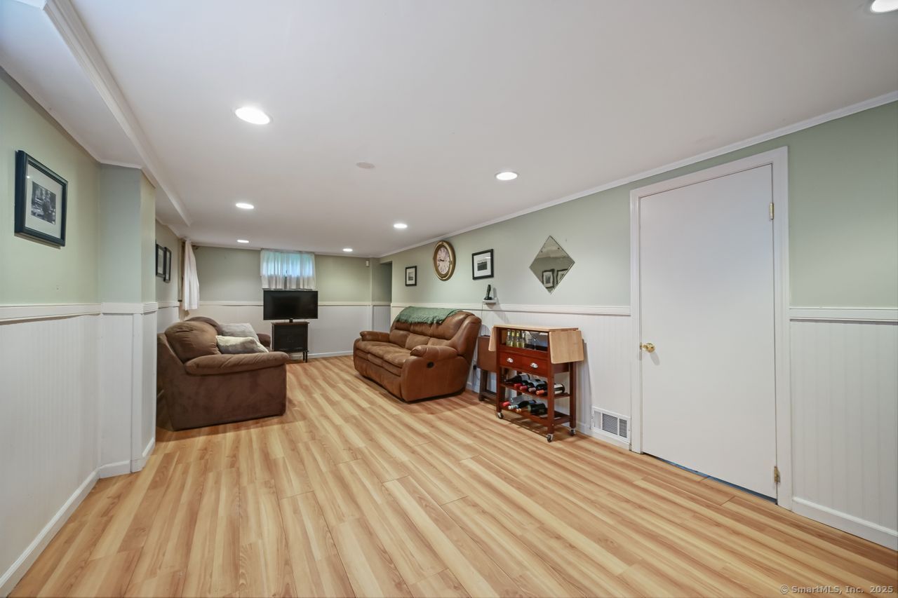 16 Eagle Road