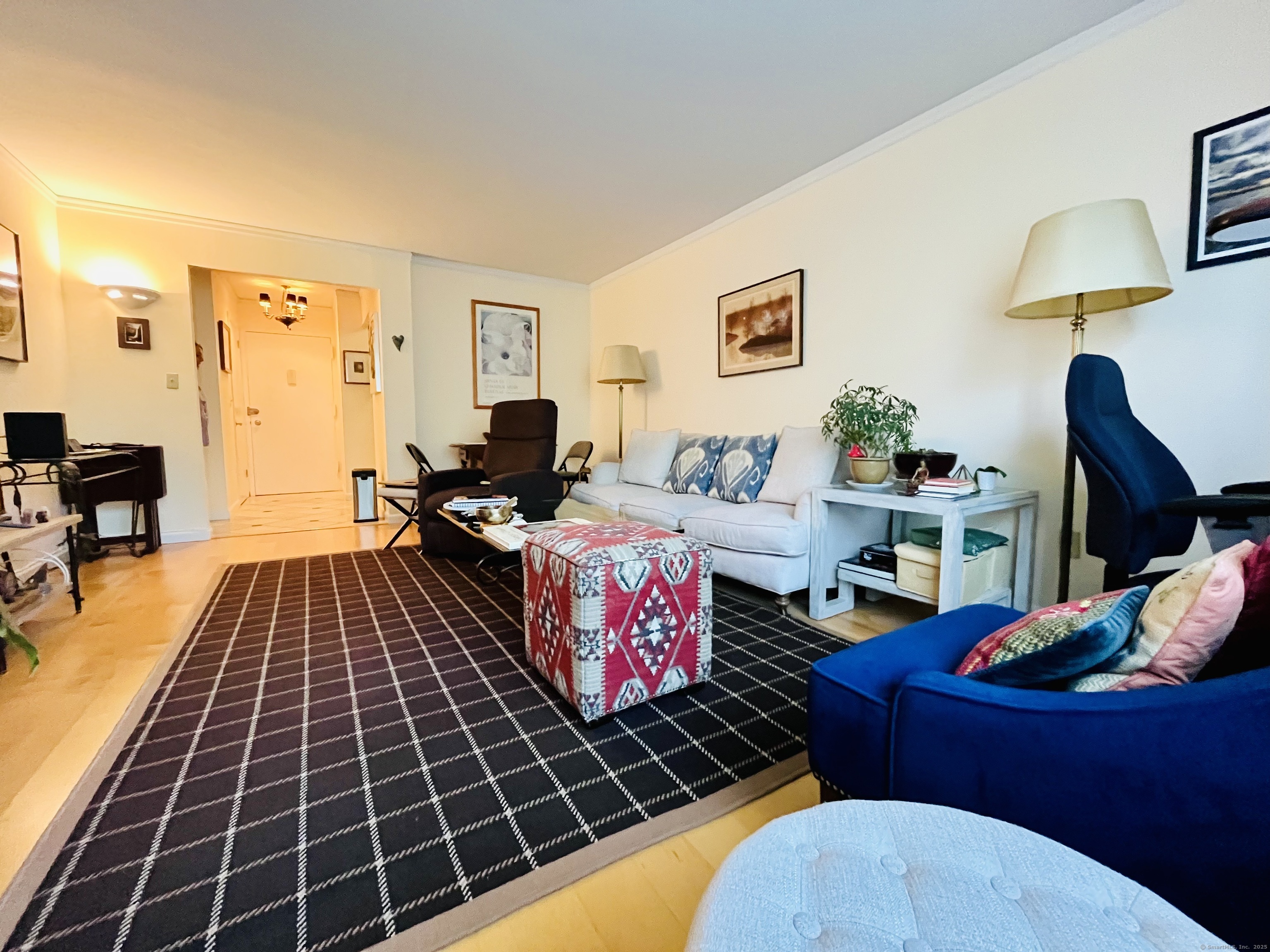 1535 East Putnam Avenue APT 407