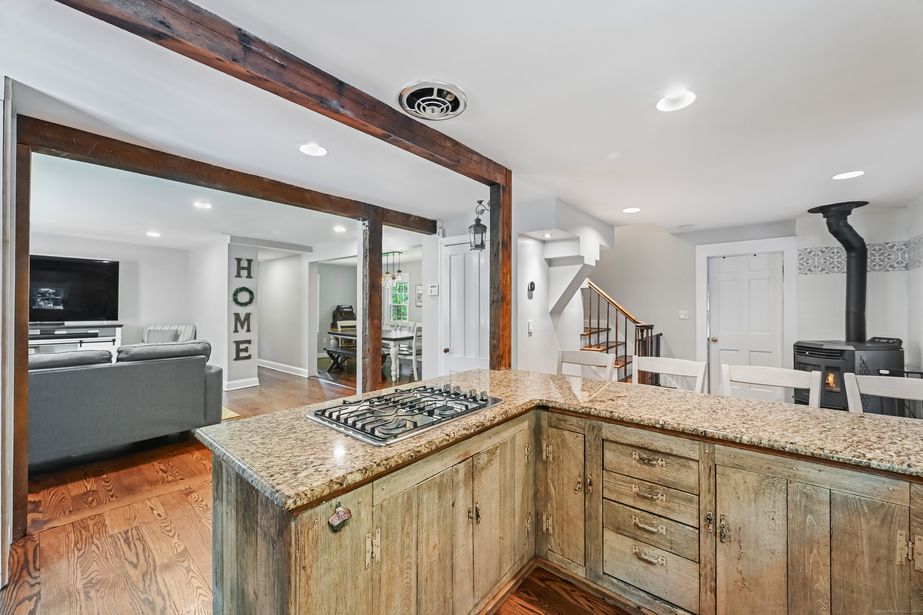 5 Hunting Ridge Road