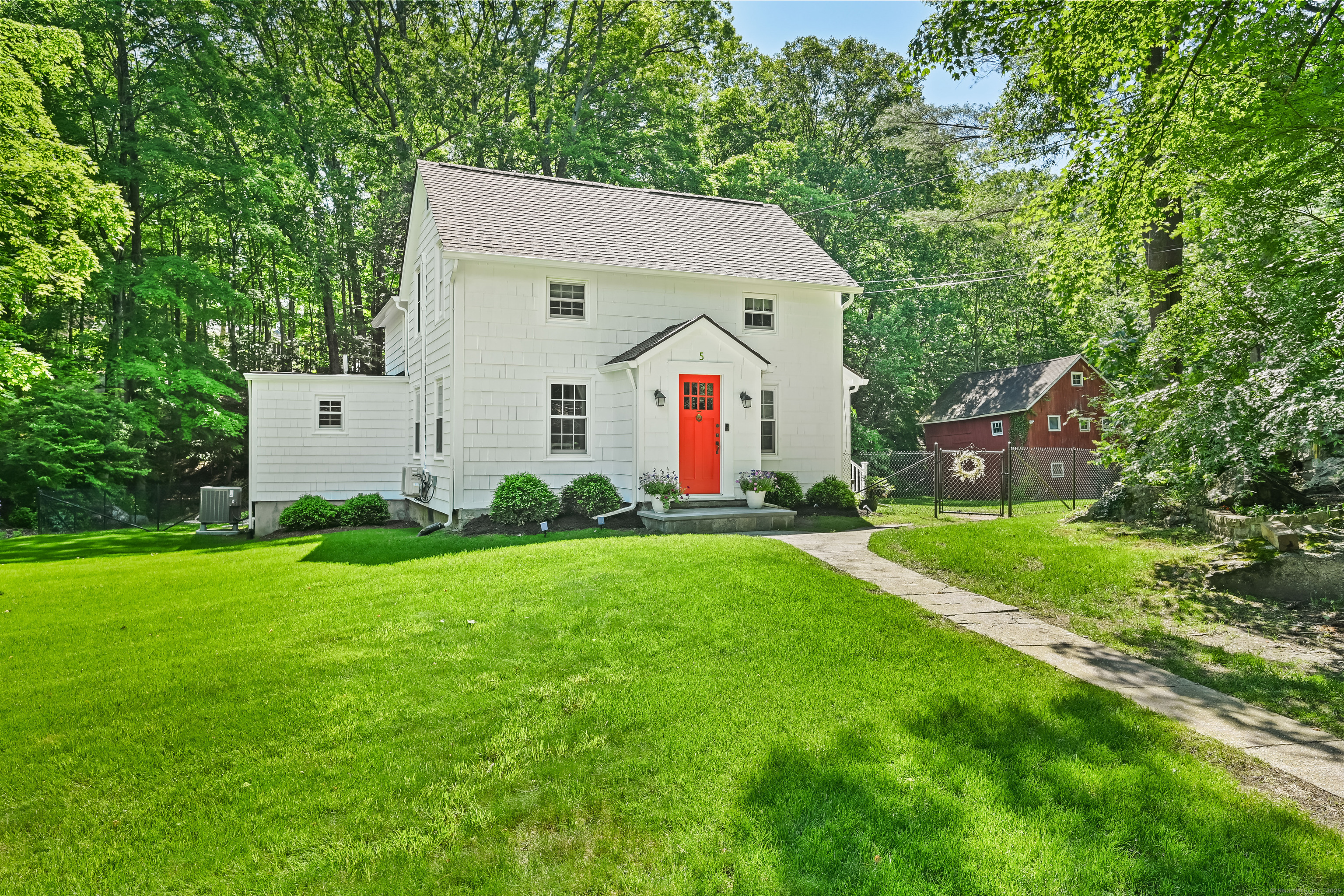 5 Hunting Ridge Road