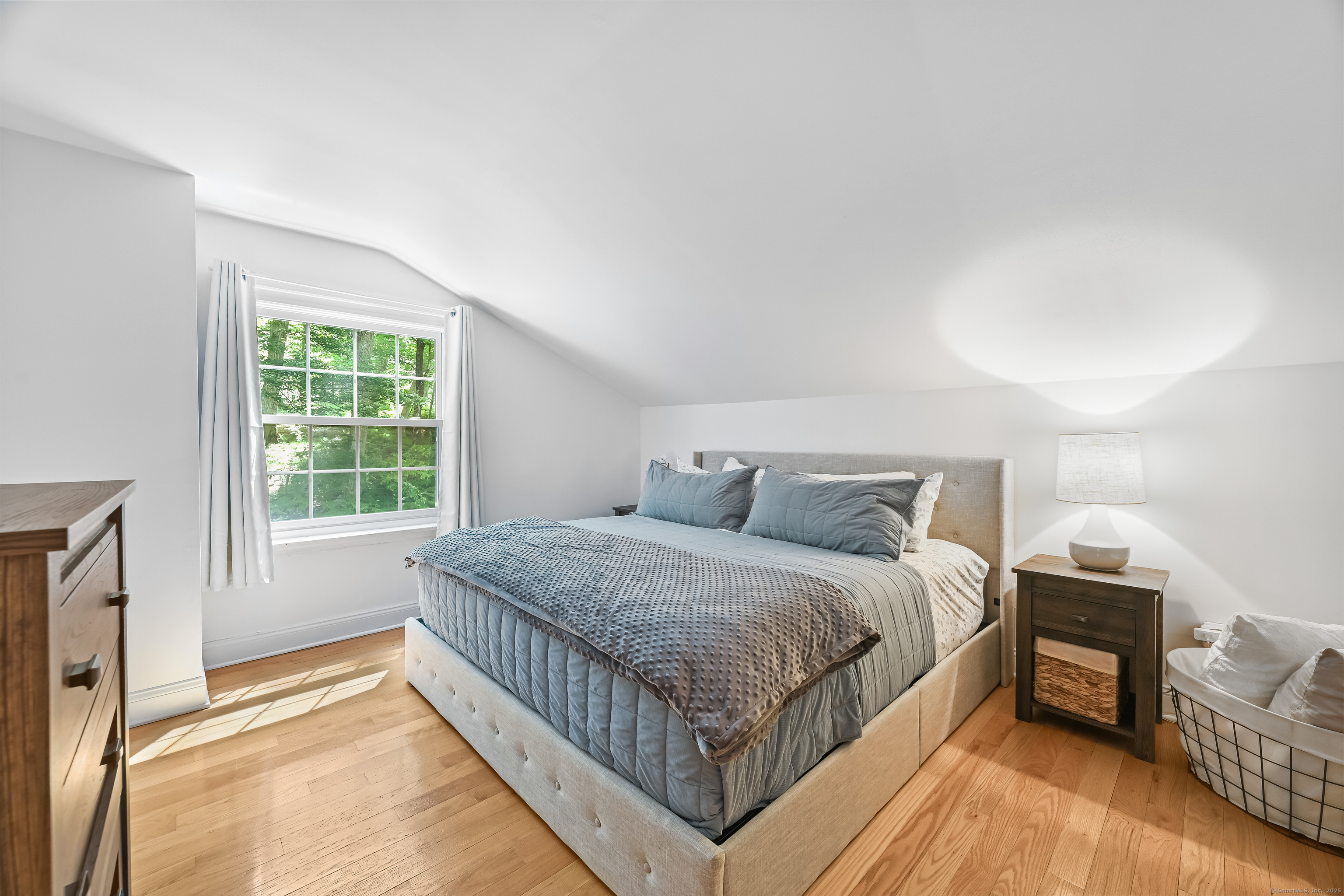 5 Hunting Ridge Road