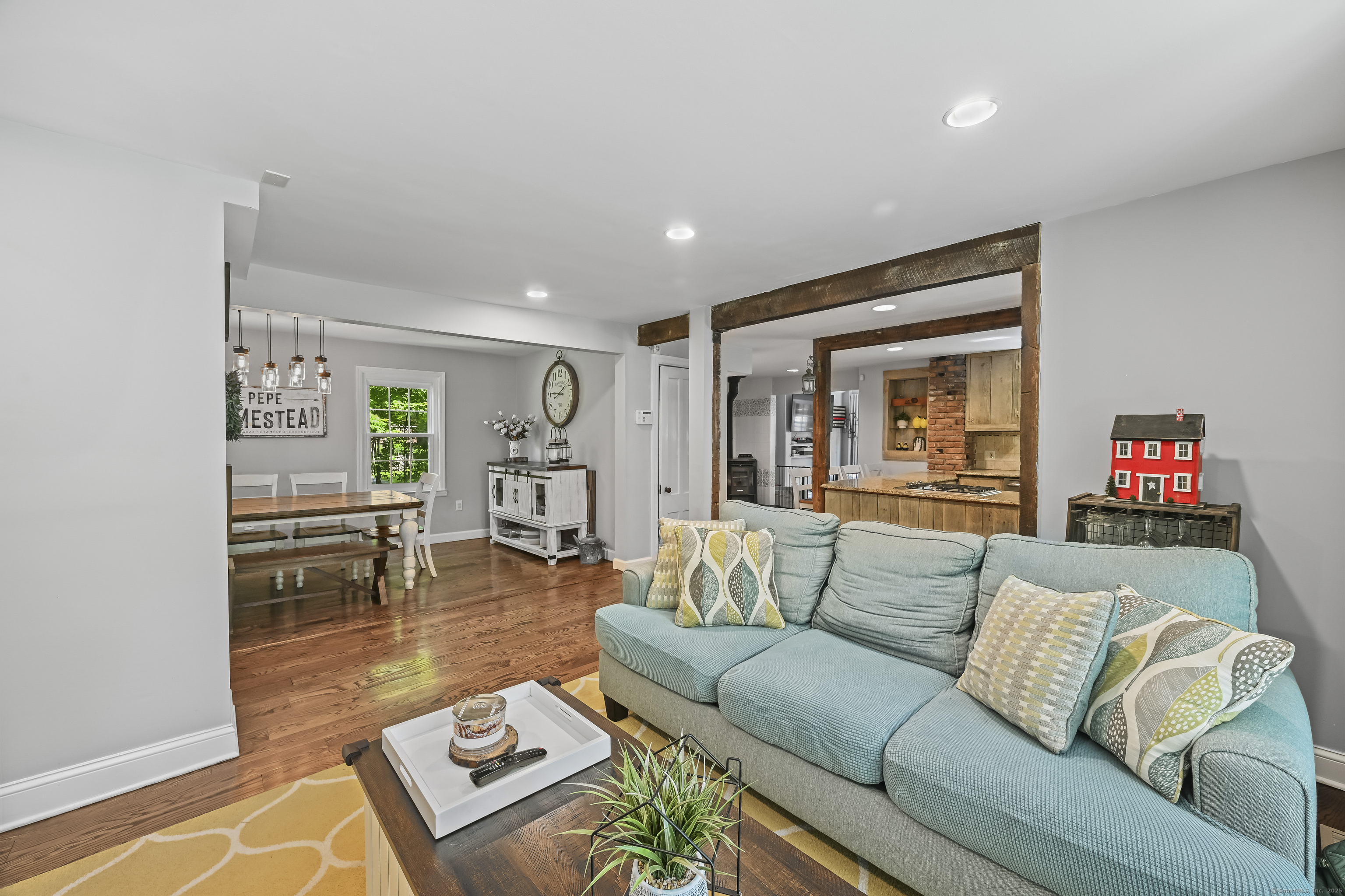 5 Hunting Ridge Road