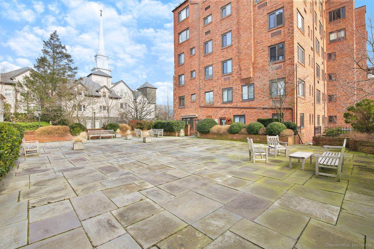 15 lafayette Court 1B