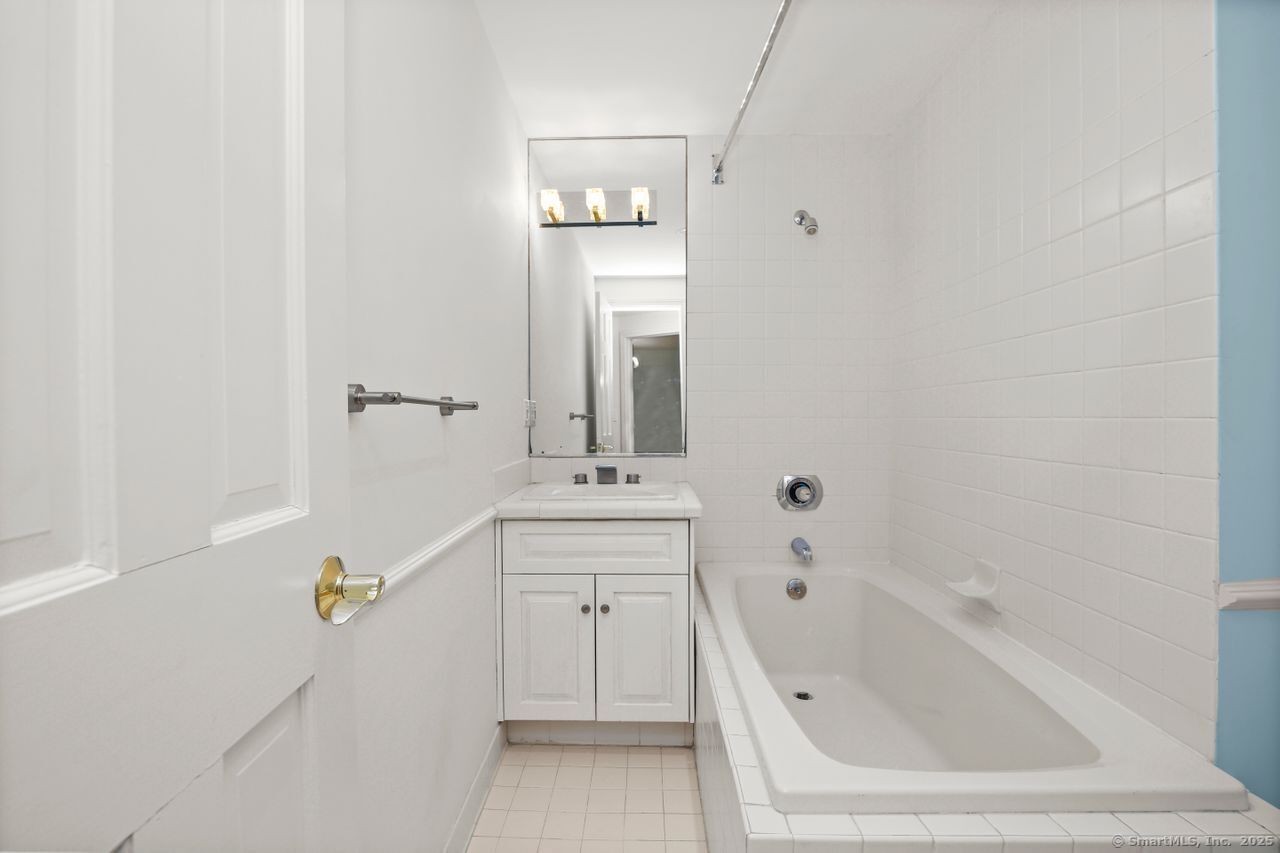 15 lafayette Court 1B