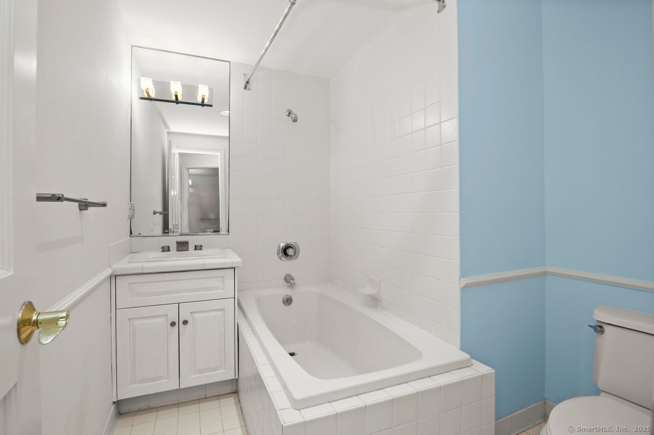 15 lafayette Court 1B