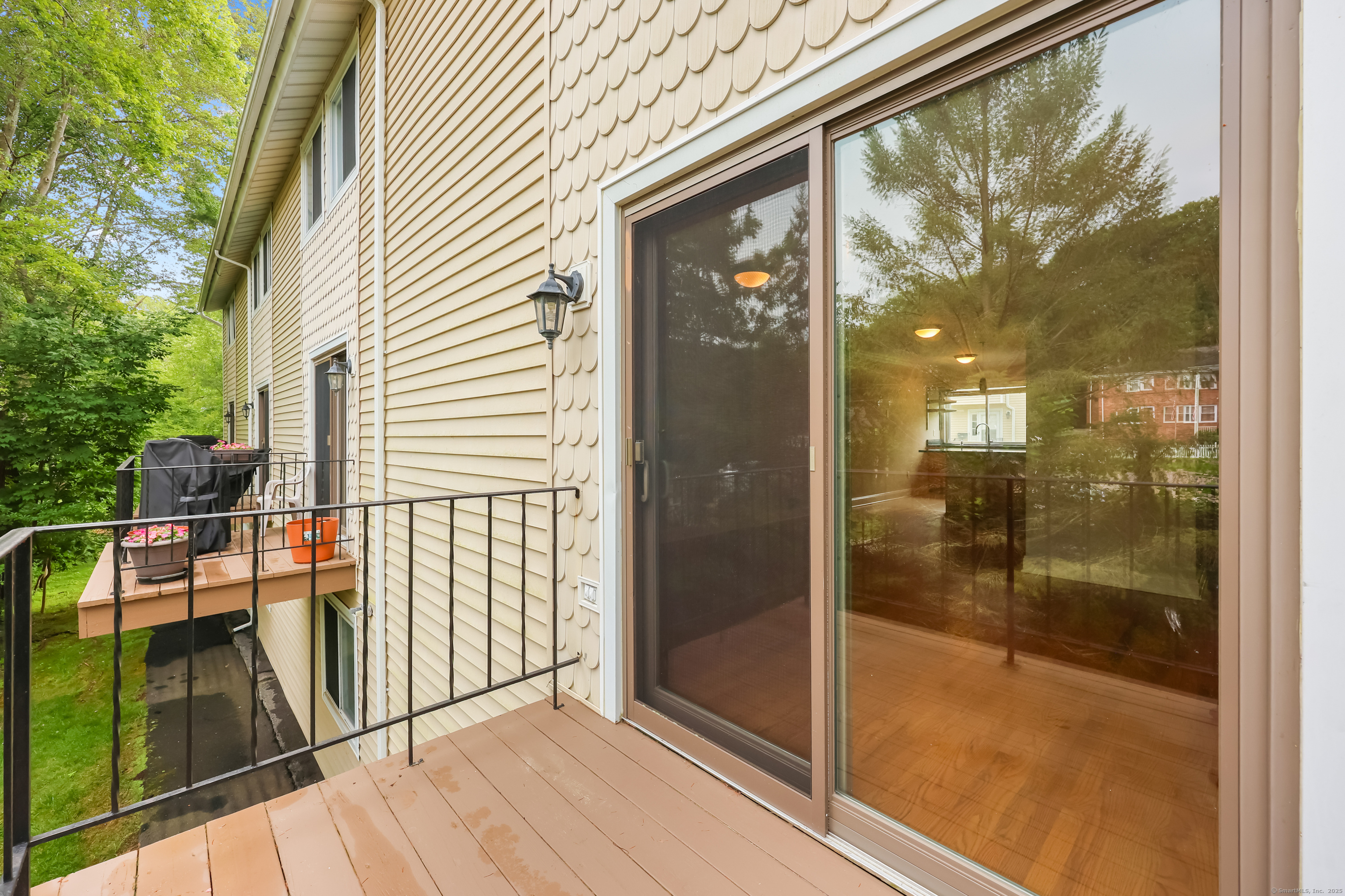 75 Cos Cob Avenue APT 10