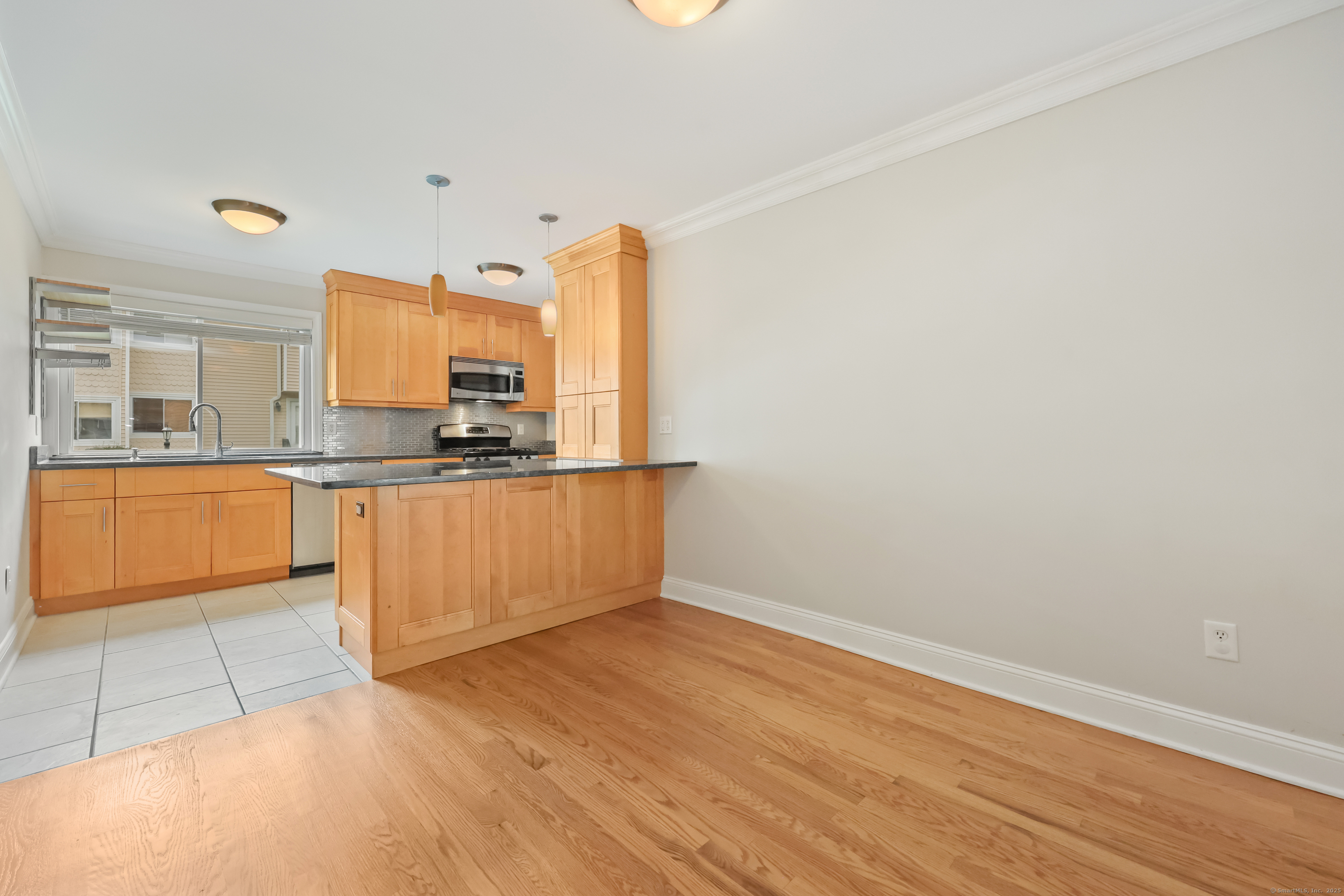 75 Cos Cob Avenue APT 10