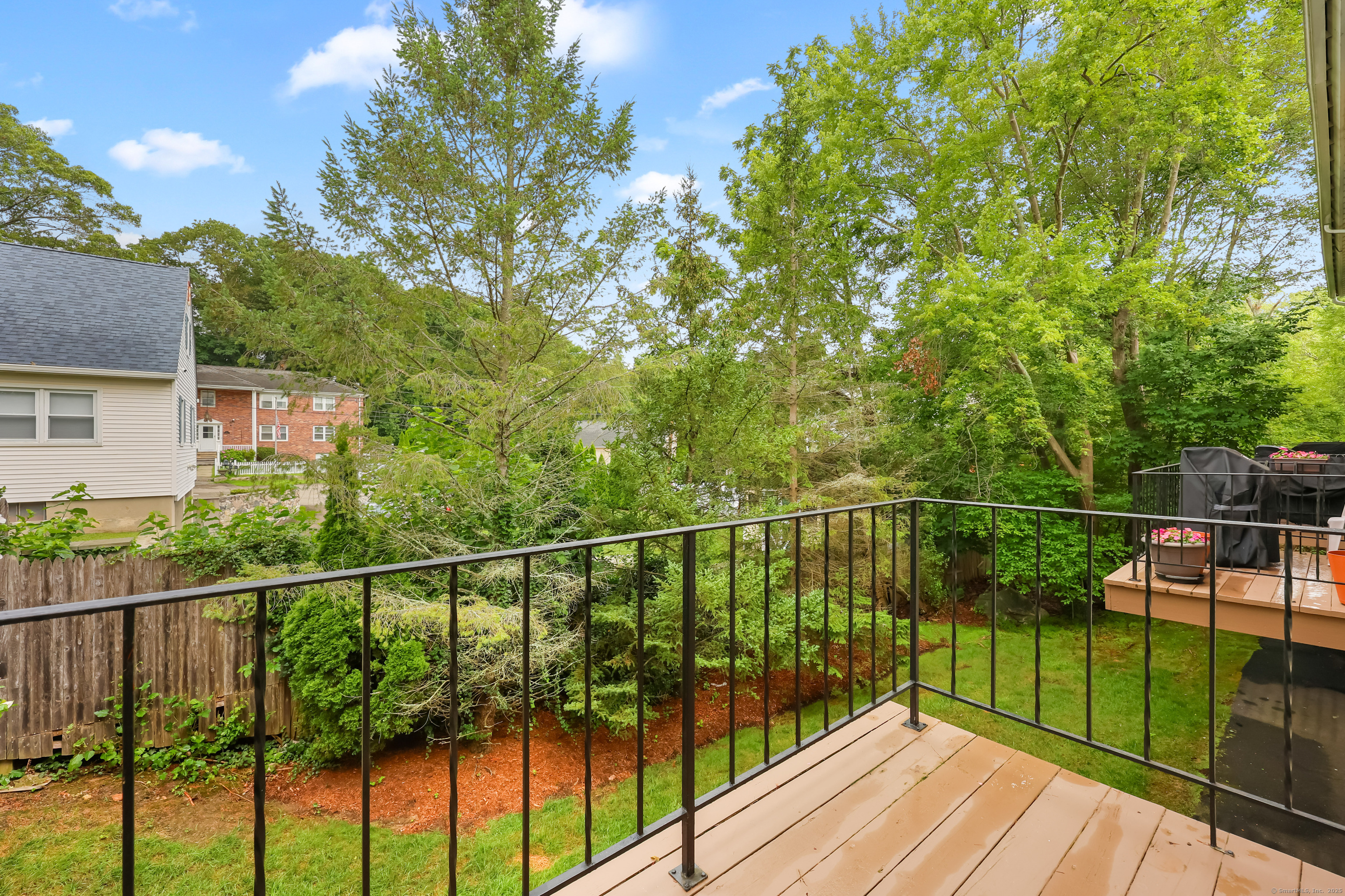 75 Cos Cob Avenue APT 10