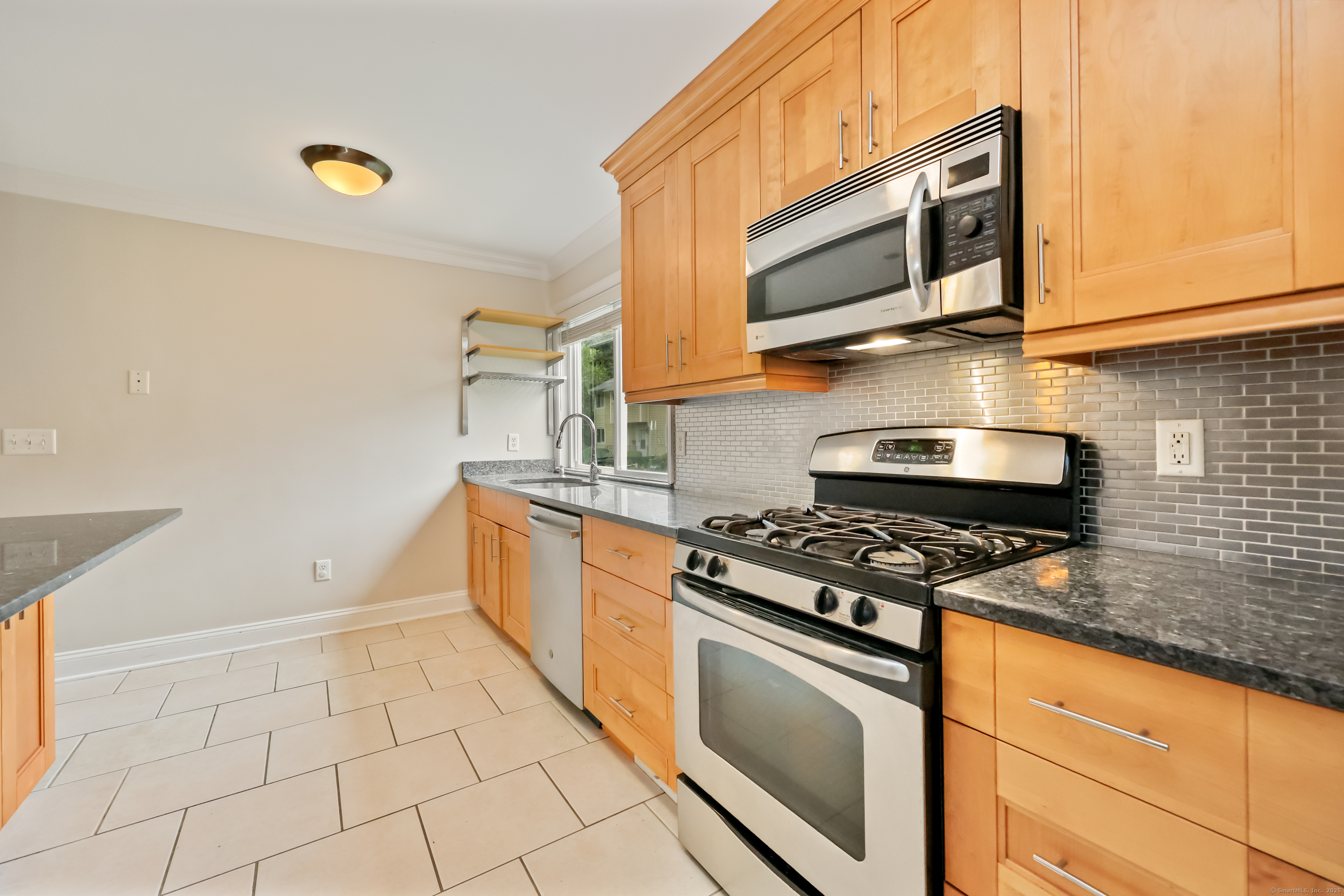75 Cos Cob Avenue APT 10