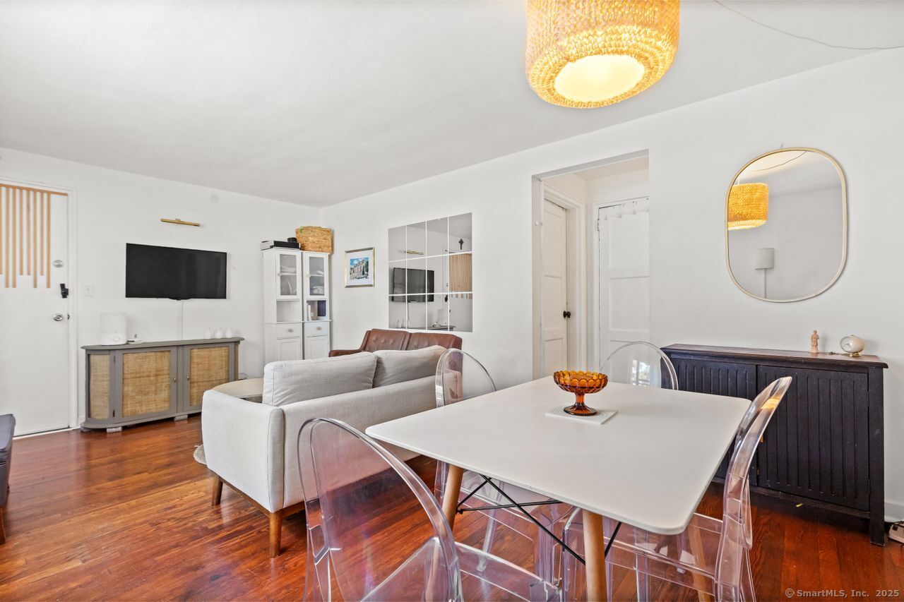 1078 East Main Street APT 2