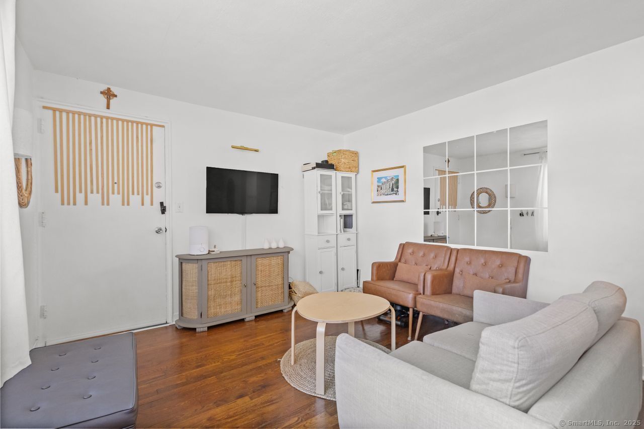 1078 East Main Street APT 2