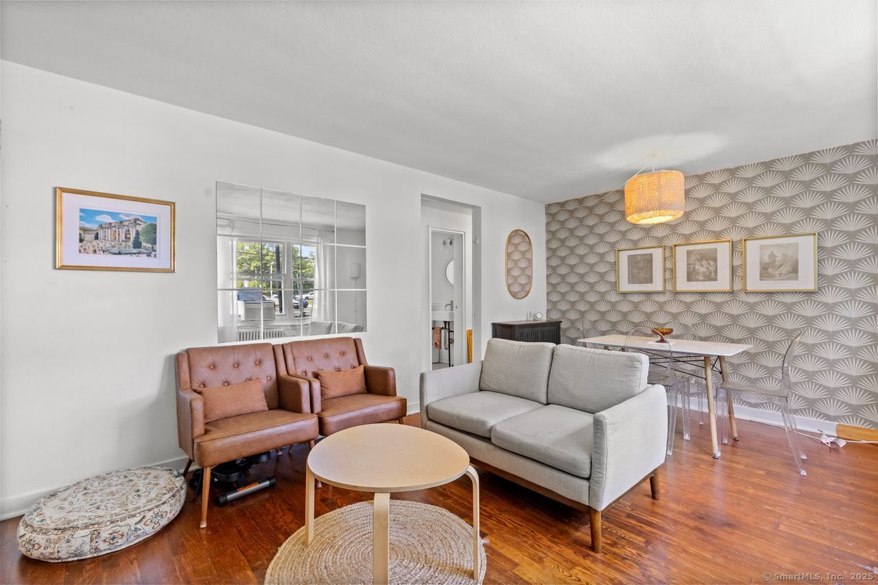 1078 East Main Street APT 2