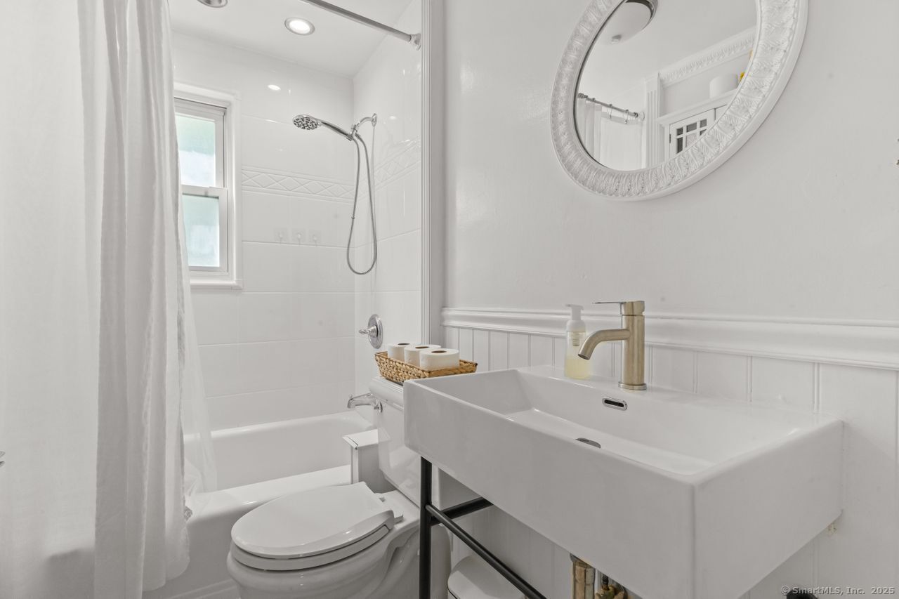 1078 East Main Street APT 2