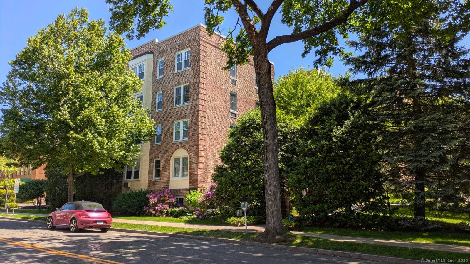 169 Mason Street APT 4D