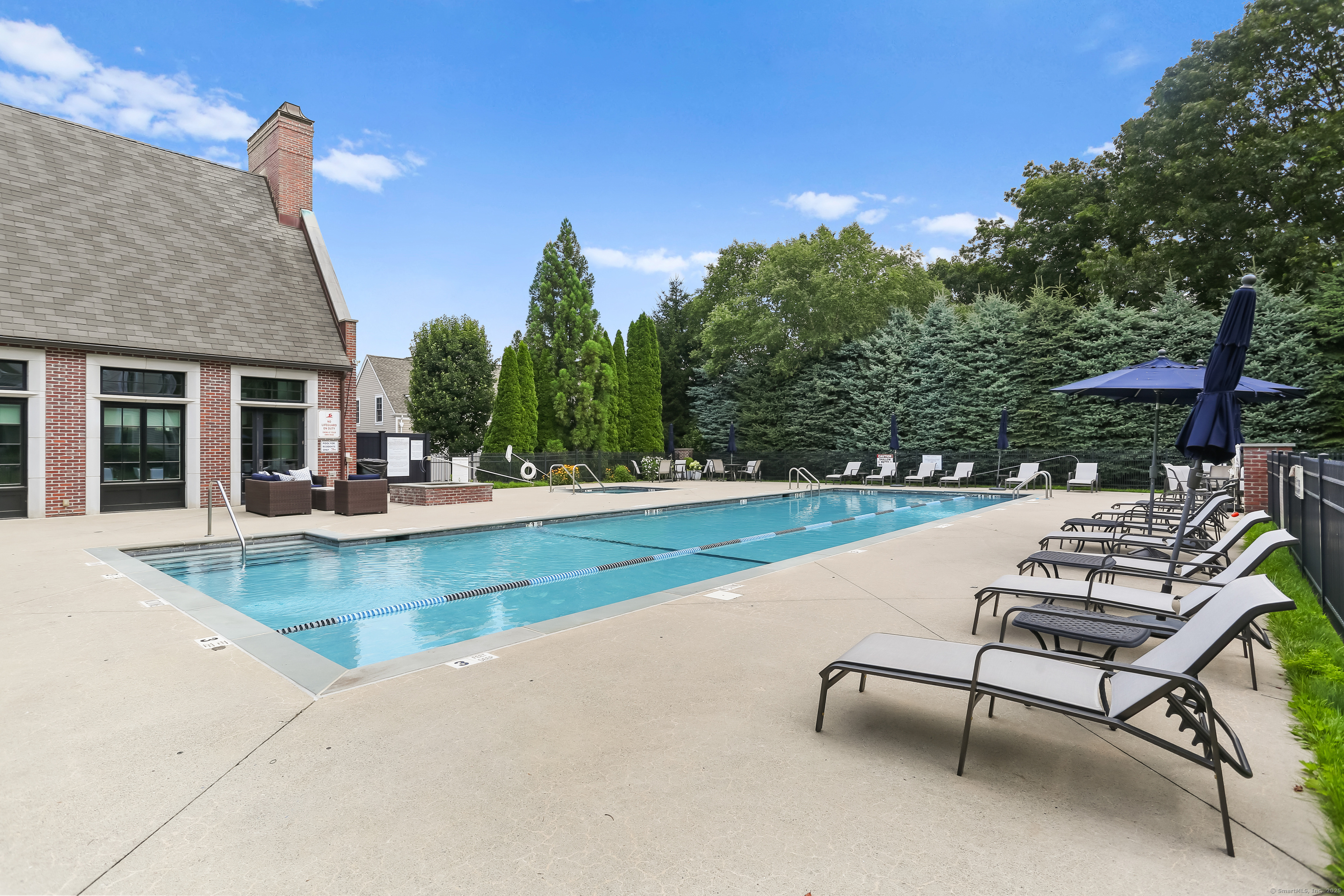 77 Havemeyer Lane 27