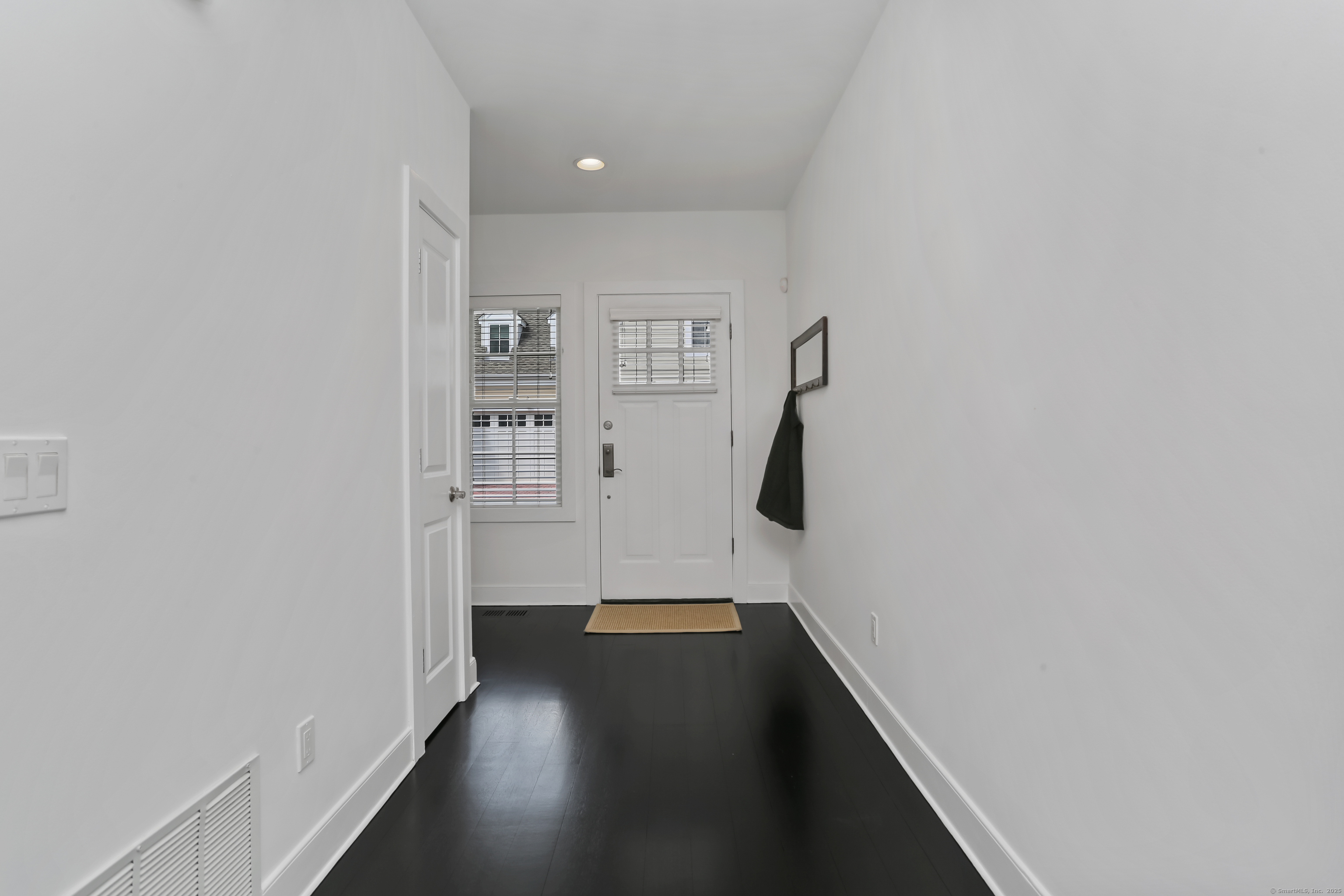 77 Havemeyer Lane 27