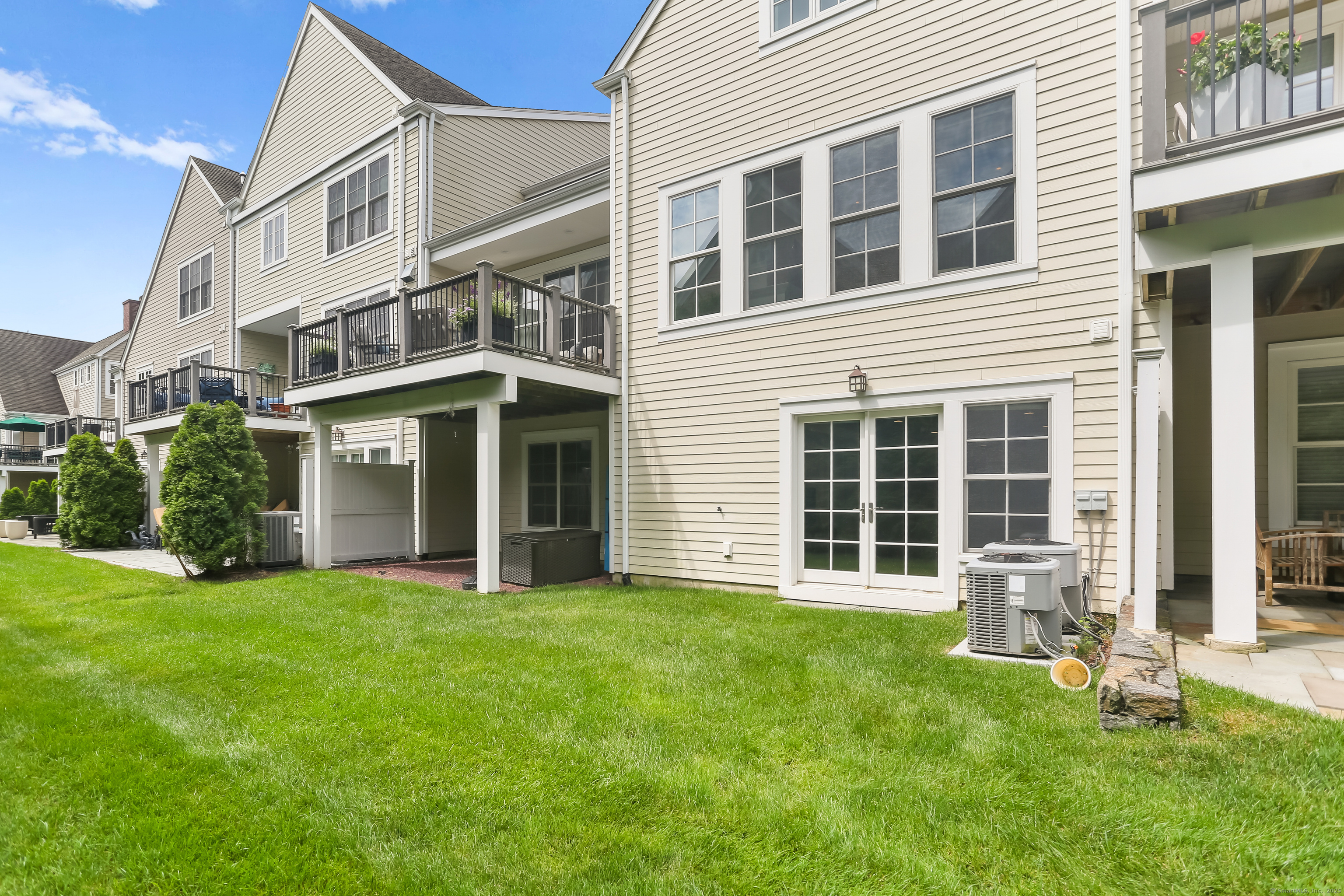 77 Havemeyer Lane 27