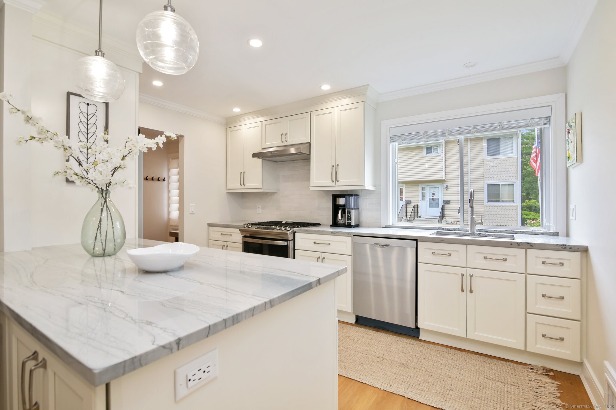 75 Cos Cob Avenue APT 9