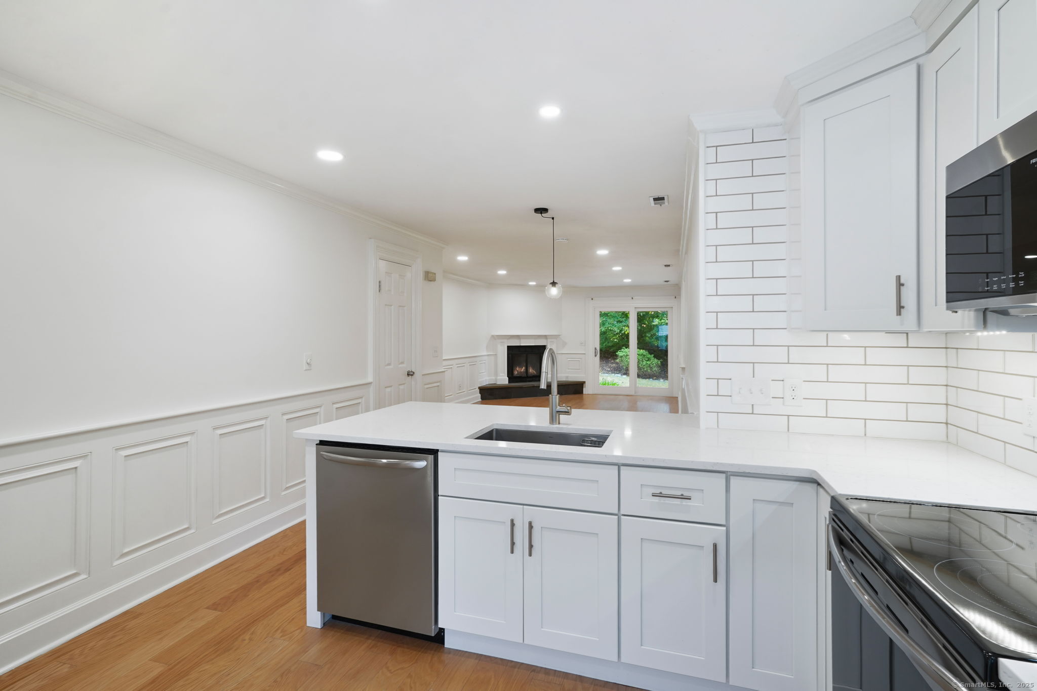 1 Wolfpit Avenue APT 13