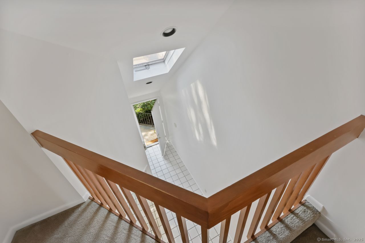 2437 Bedford Street E6