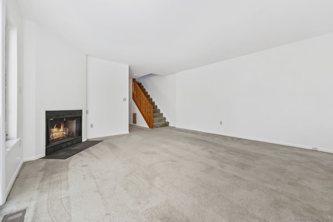 2437 Bedford Street E6