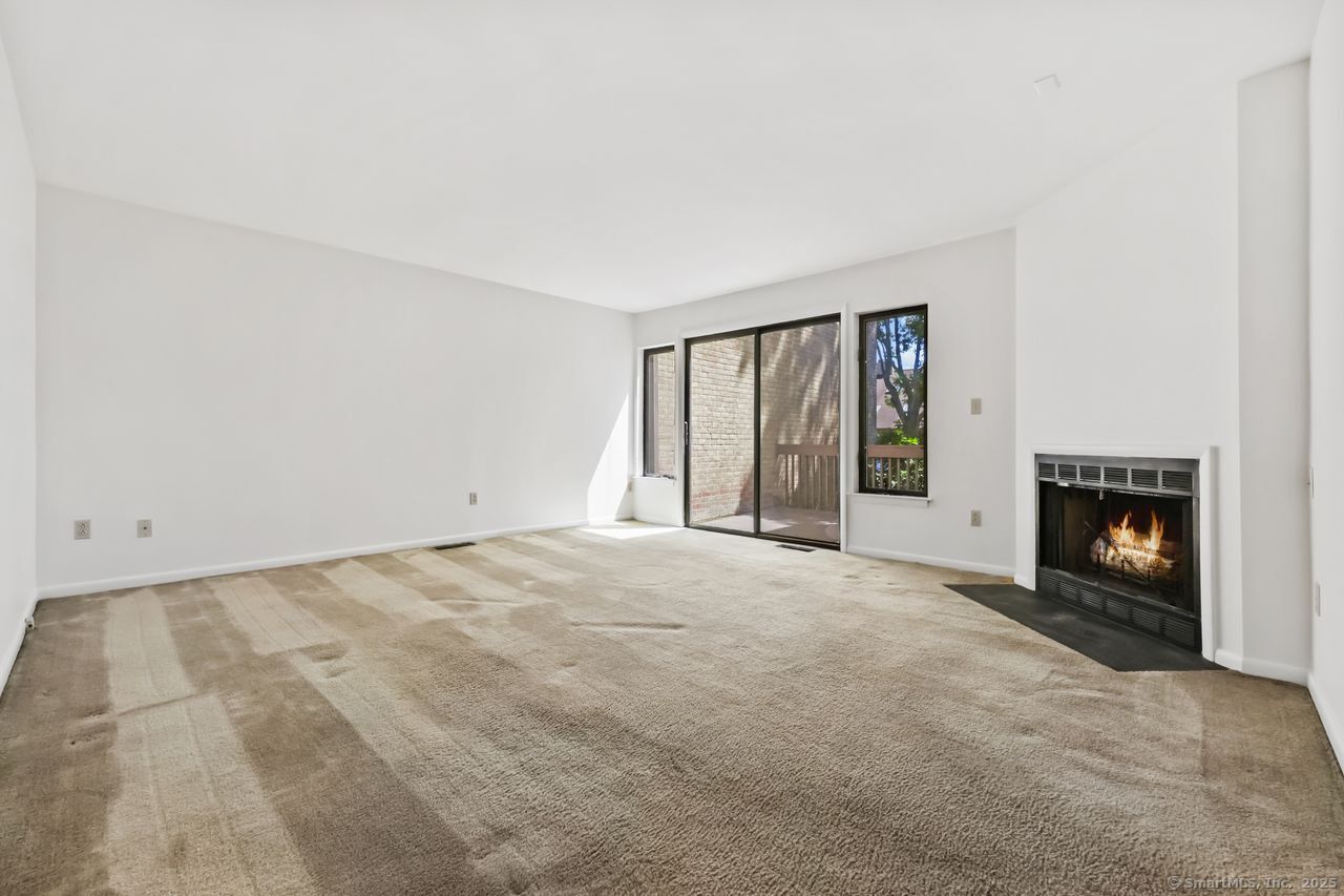 2437 Bedford Street E6