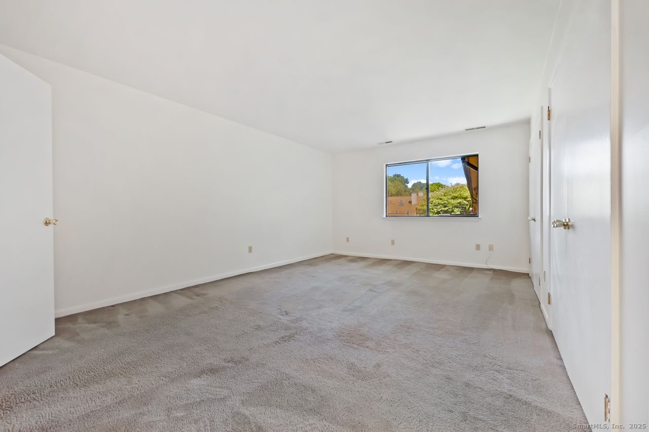 2437 Bedford Street E6