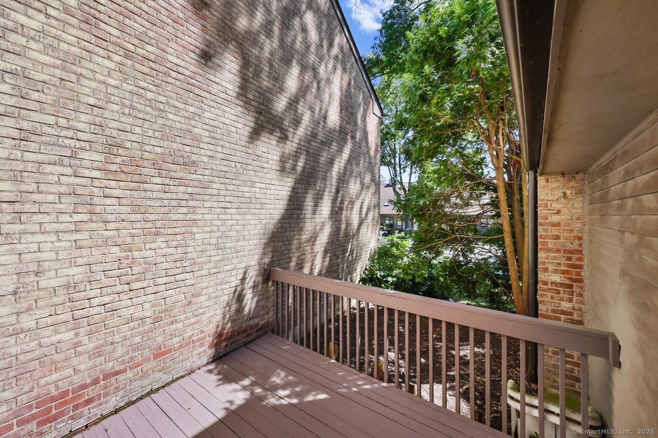 2437 Bedford Street E6