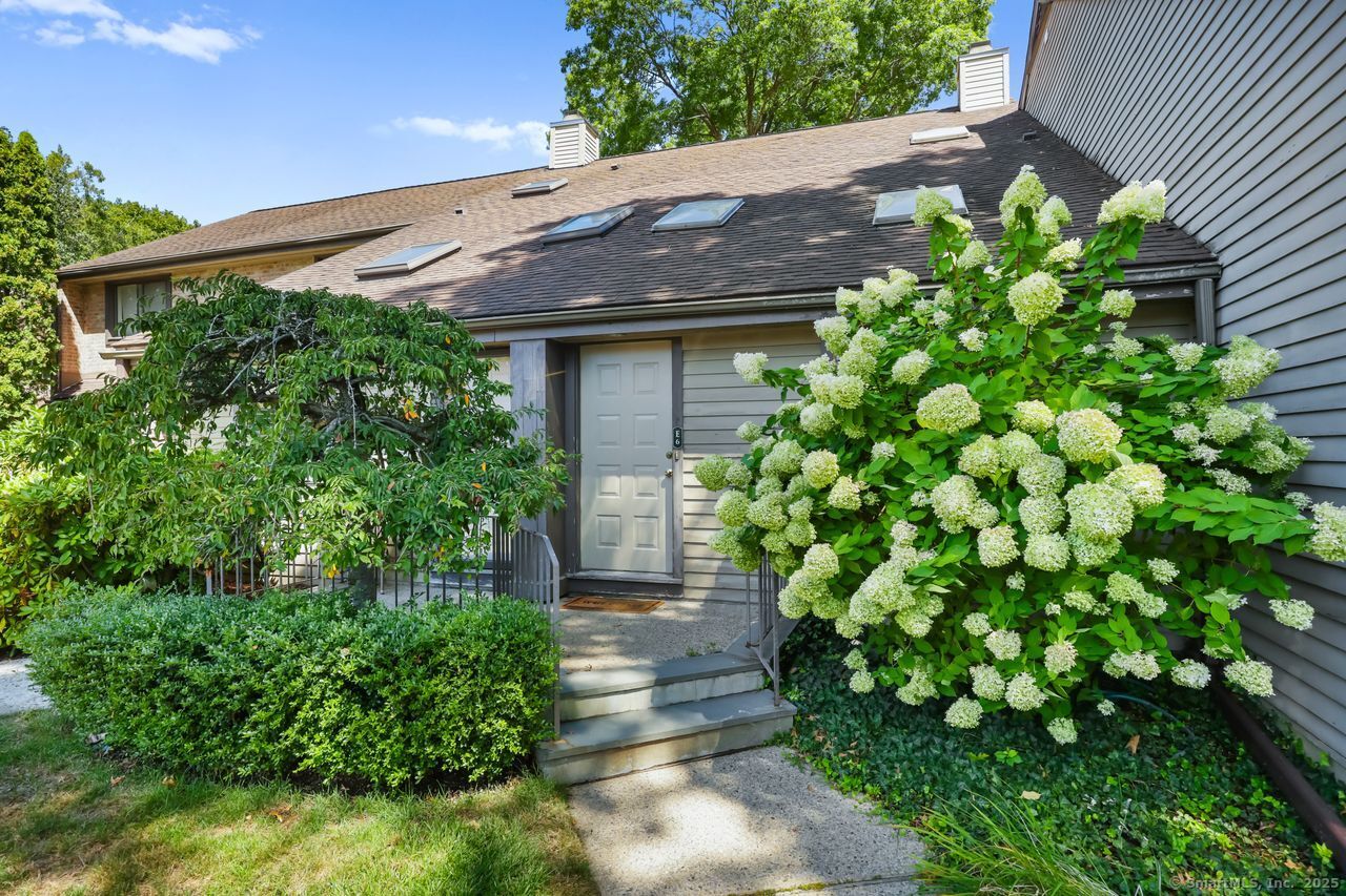 2437 Bedford Street E6