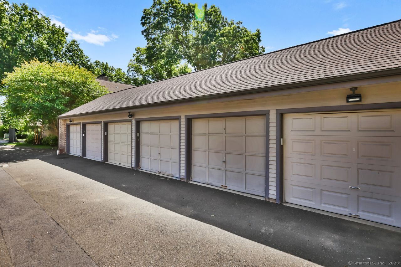 2437 Bedford Street E6