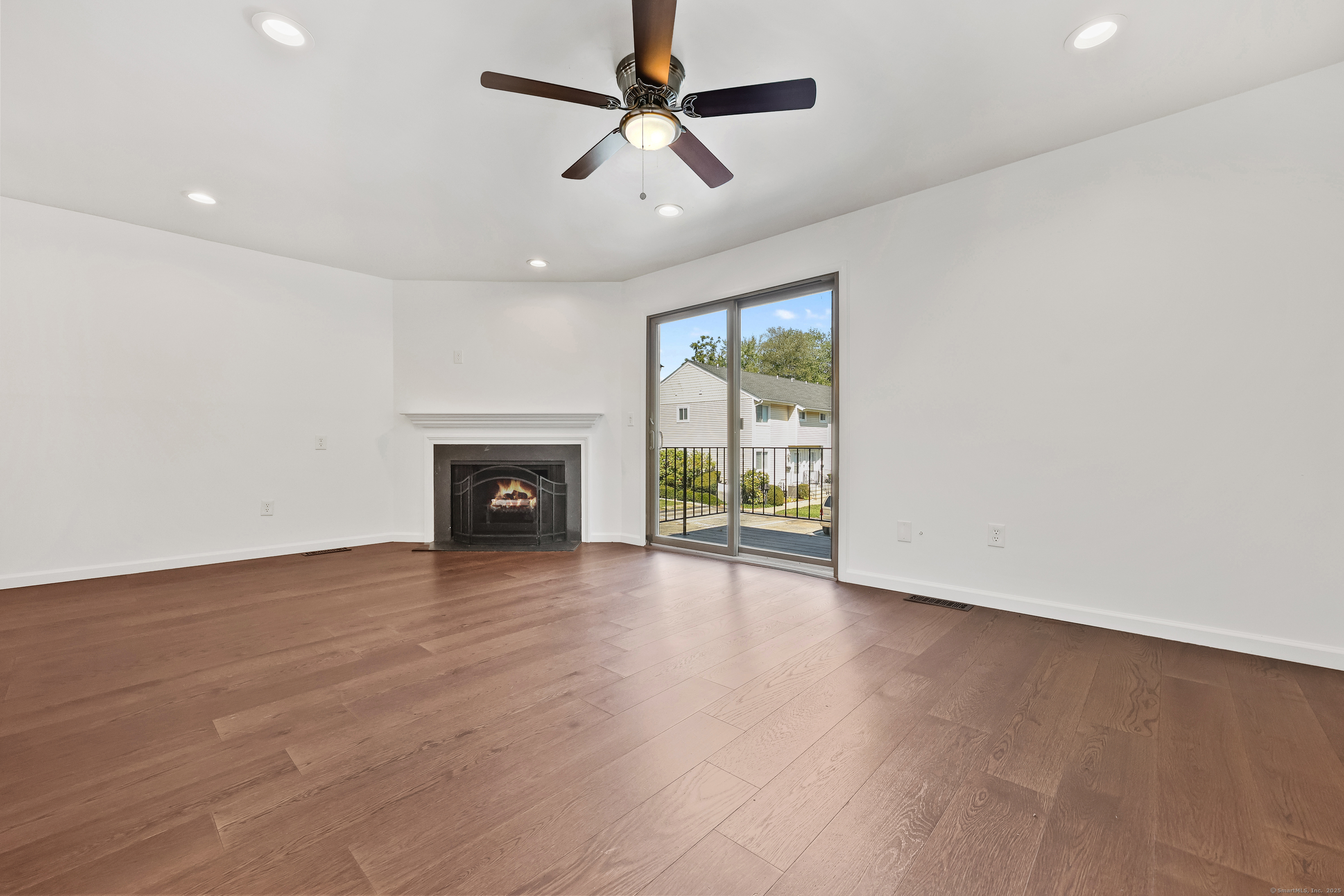 75 Cos Cob Avenue APT 14