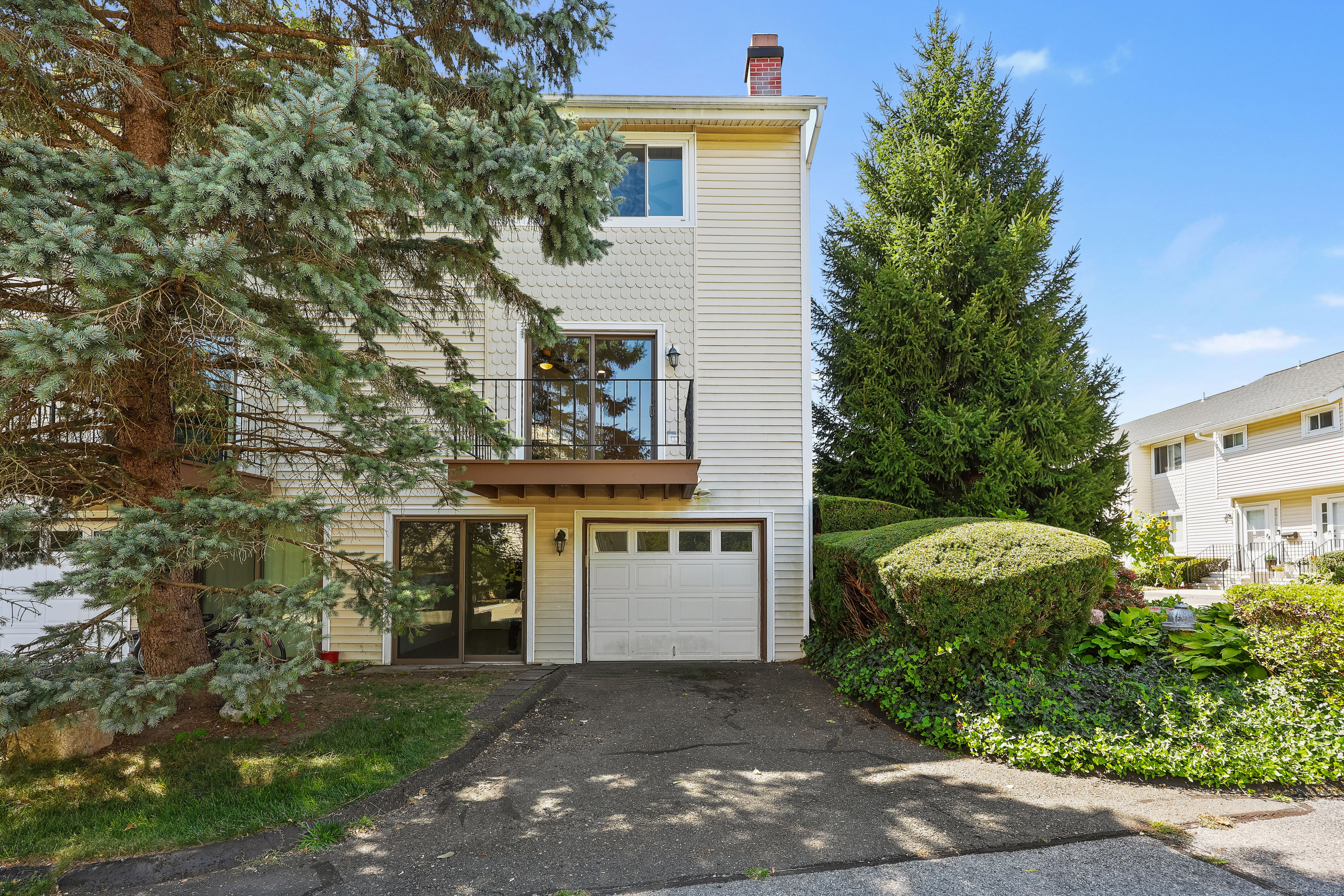 75 Cos Cob Avenue APT 14