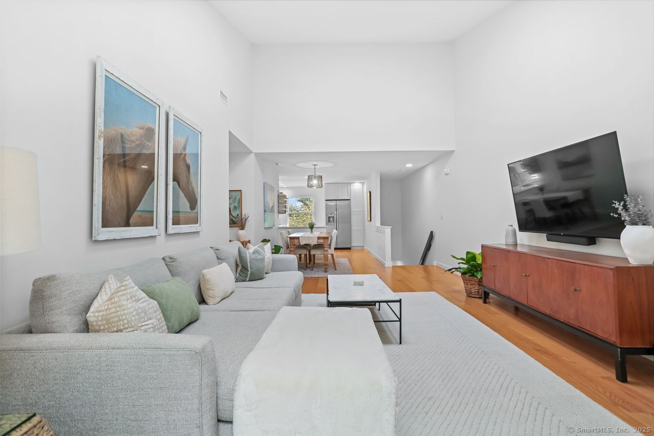 1 Wolfpit Avenue APT 12