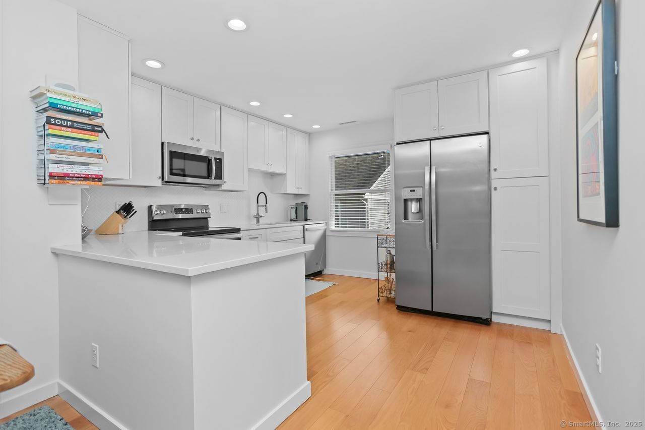 1 Wolfpit Avenue APT 12