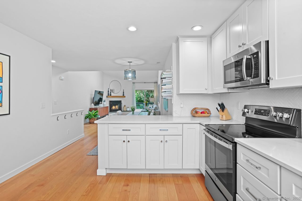 1 Wolfpit Avenue APT 12