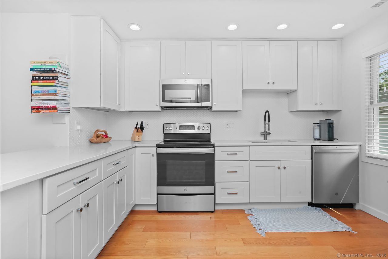 1 Wolfpit Avenue APT 12