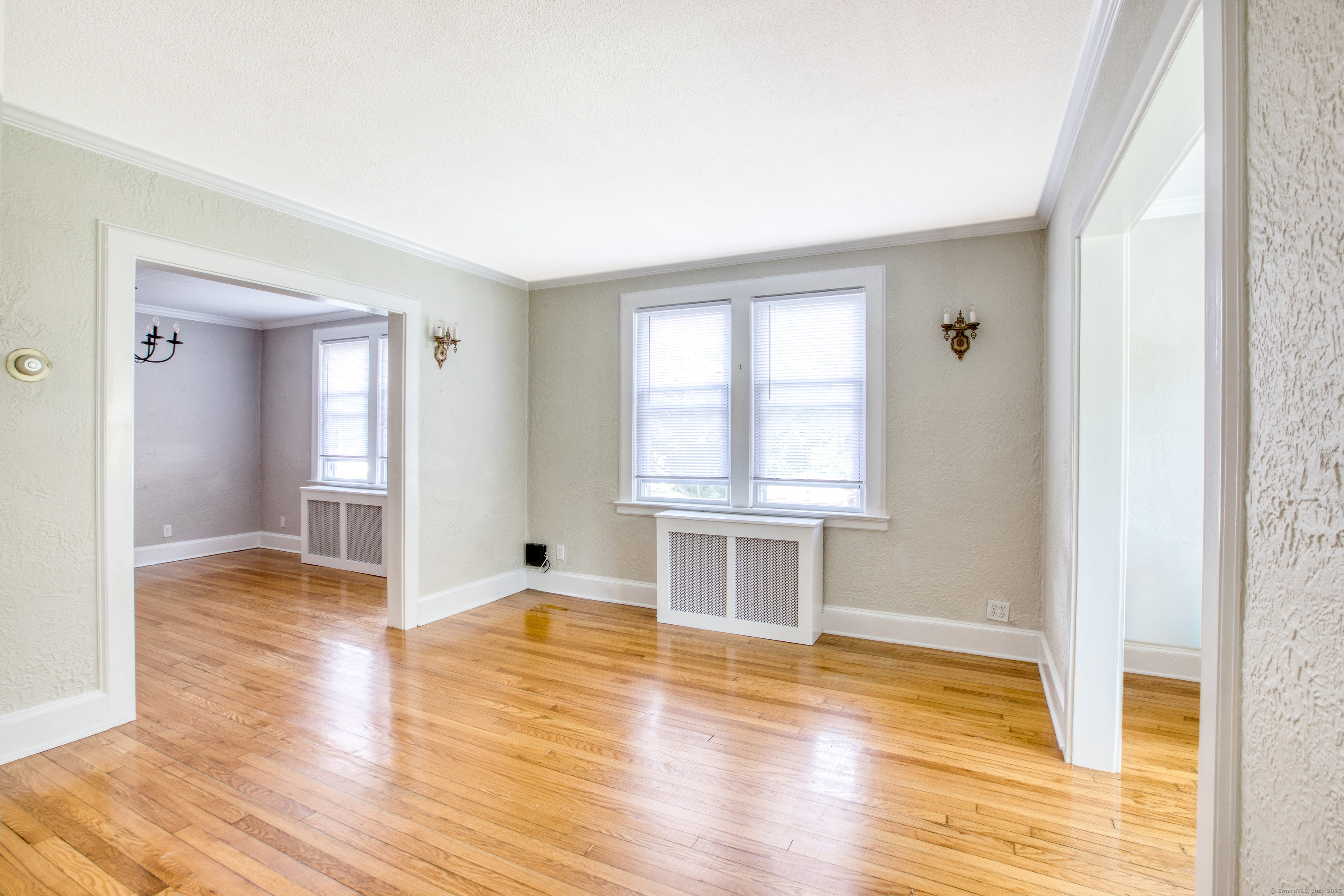 126 Pemberwick Road Right Side