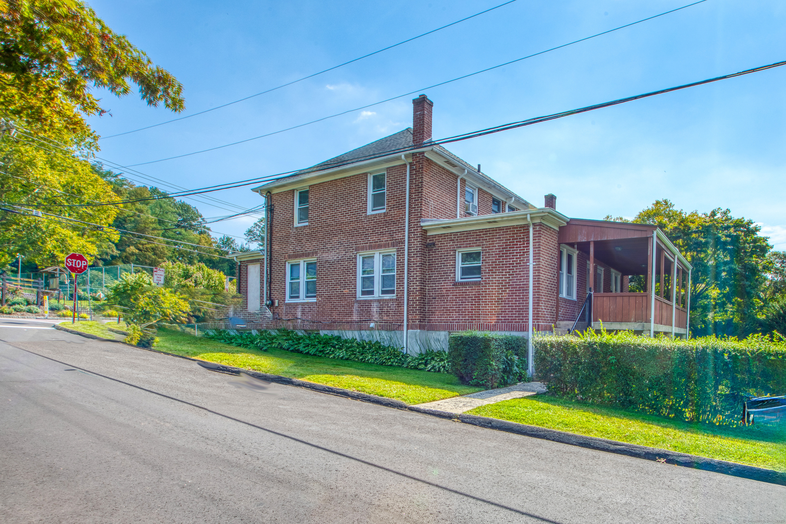 126 Pemberwick Road Right Side